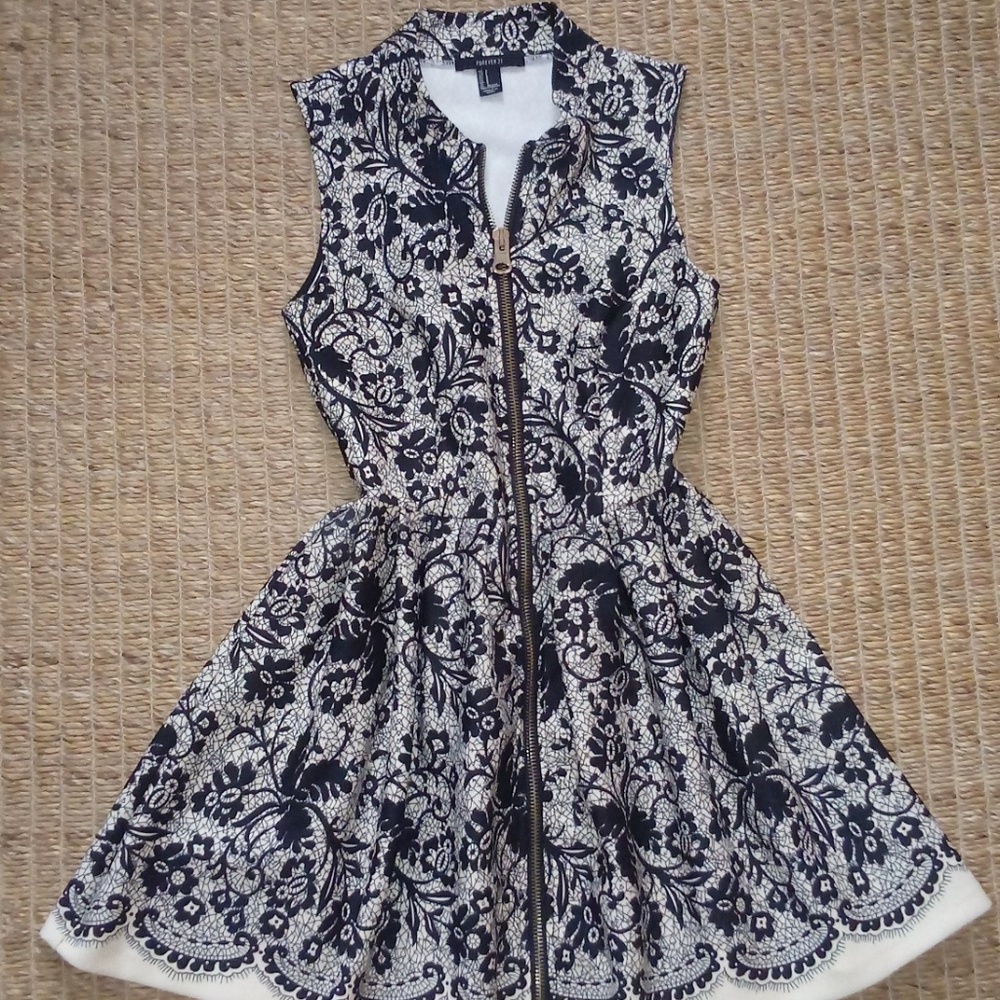 Super cute forever 21 dress for work or party